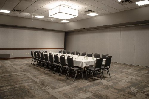Holiday Inn Fargo an IHG Hotel - image 38