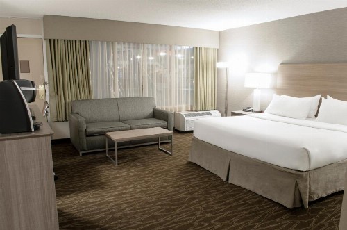 Holiday Inn Fargo an IHG Hotel - image 41