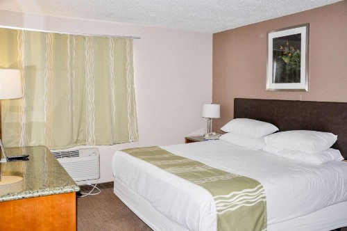 Rodeway Inn Fargo - image 9