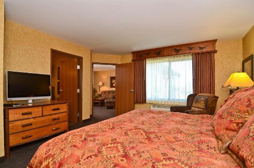 Best Western Plus Kelly Inn and Suites - image 29