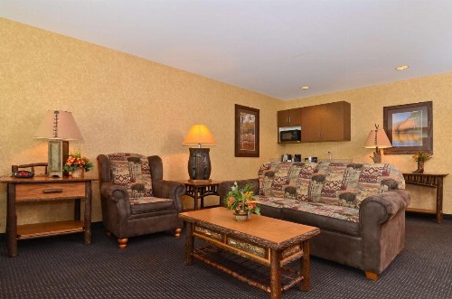 Best Western Plus Kelly Inn and Suites - image 31