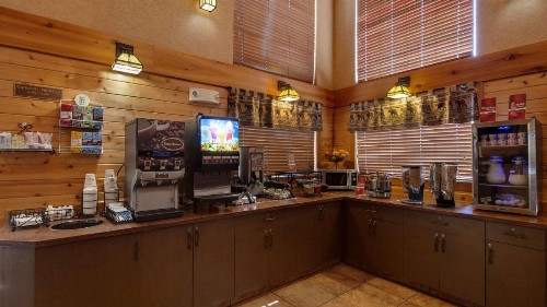 Best Western Plus Kelly Inn and Suites - image 32