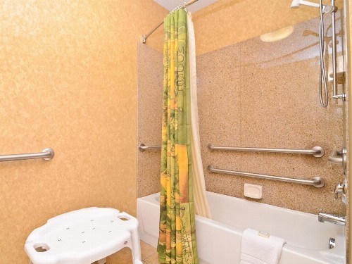 Best Western Plus Kelly Inn and Suites - image 34