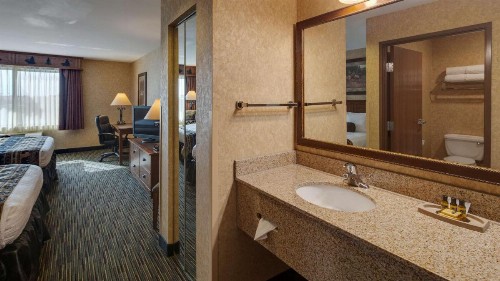 Best Western Plus Kelly Inn and Suites - image 37