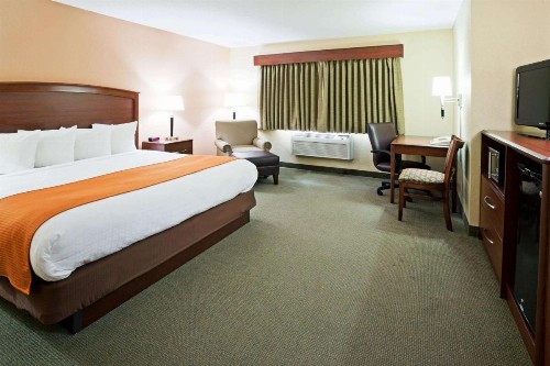 AmericInn by Wyndham Fargo West Acres - image 30