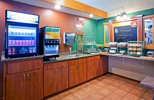AmericInn by Wyndham Fargo West Acres - image 36