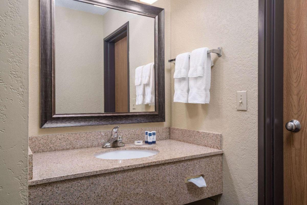 AmericInn by Wyndham Fargo West Acres - image 6