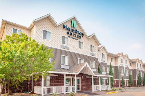 MainStay Suites Fargo - image 1