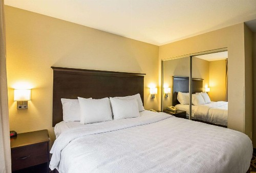 MainStay Suites Fargo - image 15