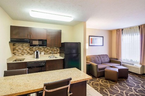 MainStay Suites Fargo - image 16