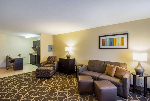 MainStay Suites Fargo - image 22