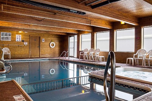 MainStay Suites Fargo - image 26