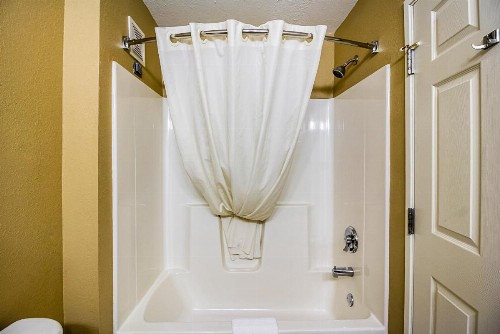 MainStay Suites Fargo - image 34