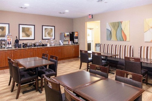 MainStay Suites Fargo - image 45