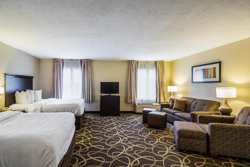 MainStay Suites Fargo - image 46
