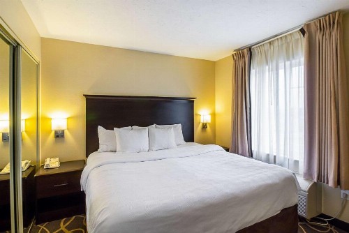 MainStay Suites Fargo - image 48