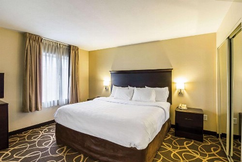 MainStay Suites Fargo - image 9