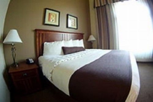 C'mon Inn & Suites Fargo - image 4