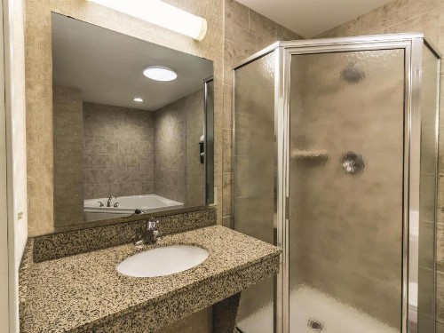 La Quinta Inn & Suites by Wyndham Fargo Medical Center - image 26