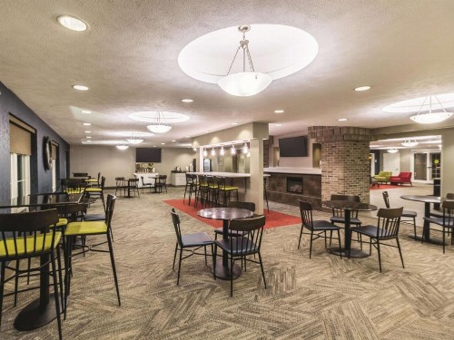 La Quinta Inn & Suites by Wyndham Fargo Medical Center - image 28
