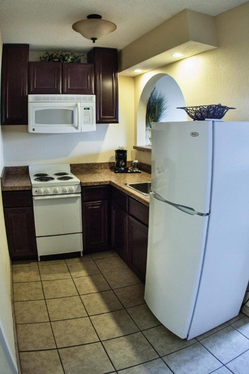 Fargo Inn and Suites - image 11