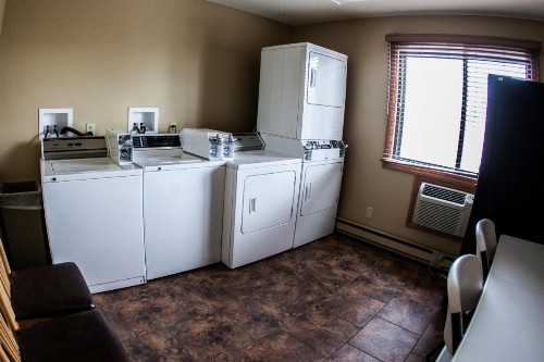 Fargo Inn and Suites - image 6
