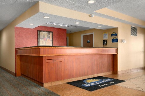Days Inn by Wyndham Fargo - image 12