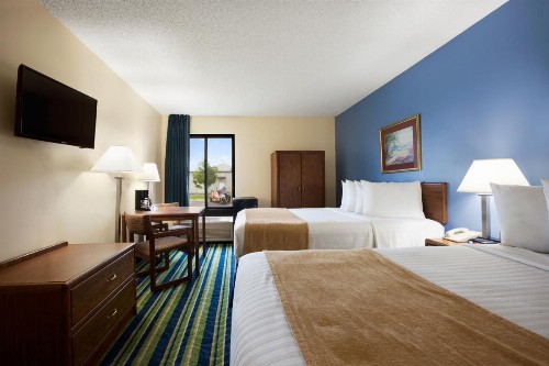 Days Inn by Wyndham Fargo - image 14