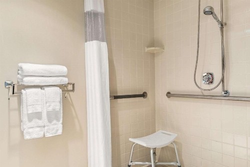 Days Inn by Wyndham Fargo - image 16