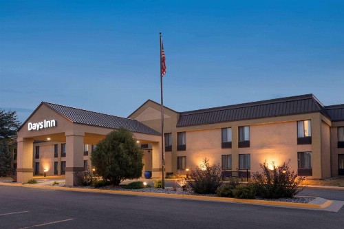 Days Inn by Wyndham Fargo - image 18