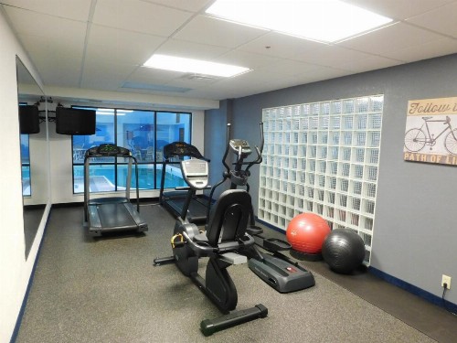 Days Inn by Wyndham Fargo - image 23