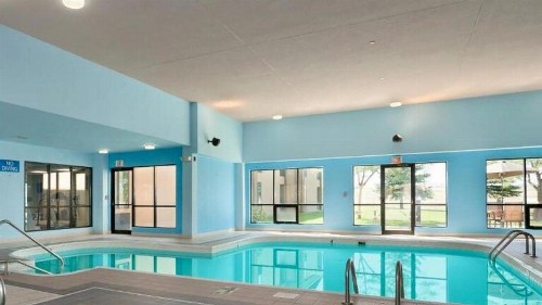 Days Inn by Wyndham Fargo - image 6