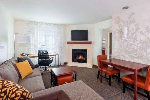 Residence Inn by Marriott Fargo - image 9
