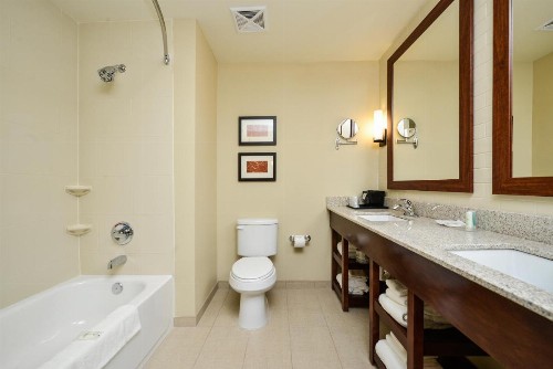 Comfort Suites Medical Center - image 14