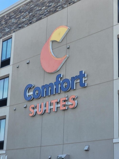 Comfort Suites Medical Center - image 33