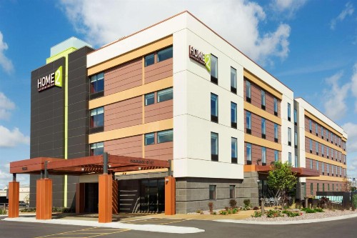 Home2 Suites by Hilton Fargo - image 3