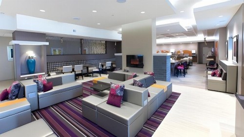 Holiday Inn Express Fargo SW I94 Medical Center an IHG Hotel - image 1