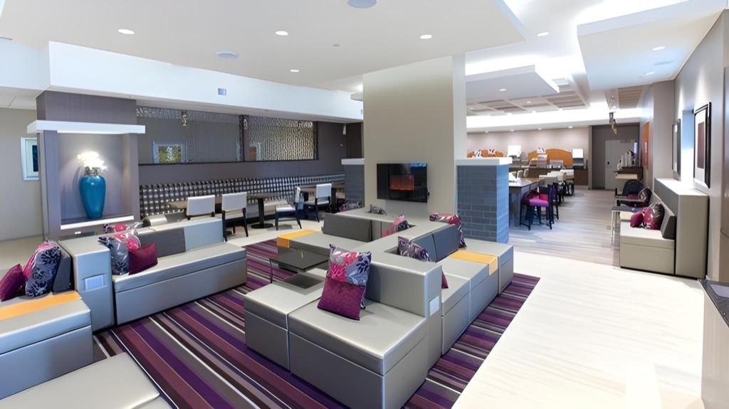 Holiday Inn Express Fargo SW I94 Medical Center an IHG Hotel - main image