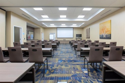 Holiday Inn Express Fargo SW I94 Medical Center an IHG Hotel - image 11