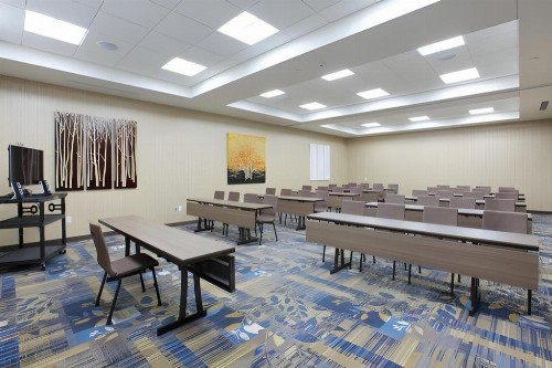 Holiday Inn Express Fargo SW I94 Medical Center an IHG Hotel - image 13