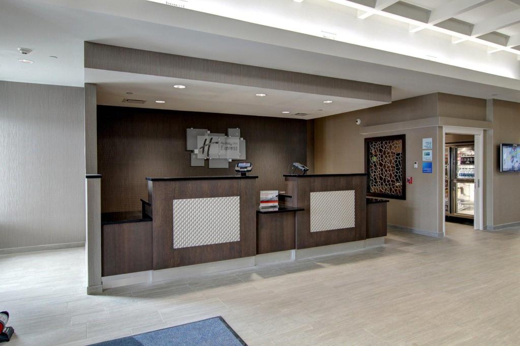 Holiday Inn Express Fargo SW I94 Medical Center an IHG Hotel - image 6