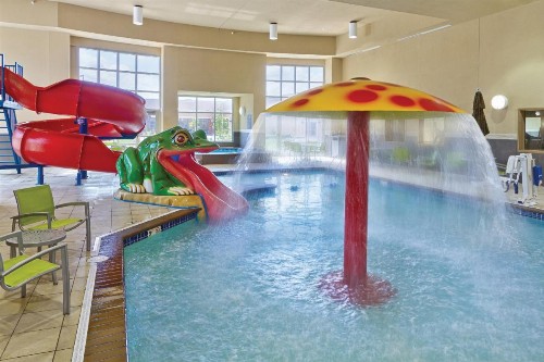 ClubHouse Hotel & Suites Fargo - image 12