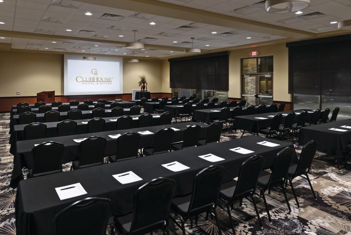 ClubHouse Hotel & Suites Fargo - image 2