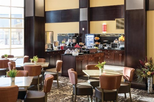 ClubHouse Hotel & Suites Fargo - image 22