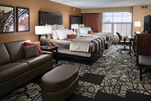 ClubHouse Hotel & Suites Fargo - image 4
