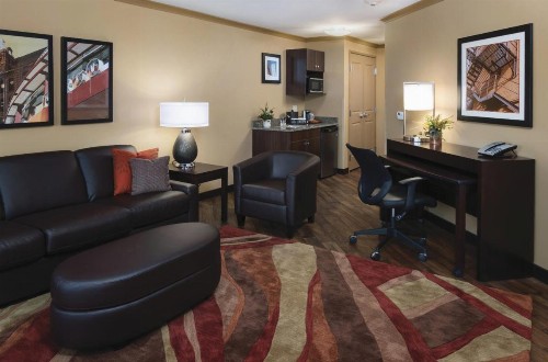 ClubHouse Hotel & Suites Fargo - image 6