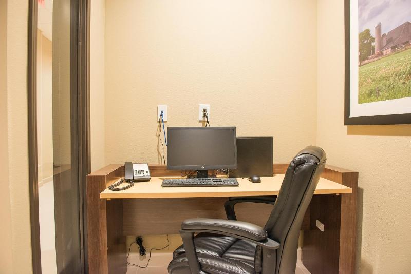 Candlewood Suites Fargo South-Medical Center an IHG Hotel - image 6
