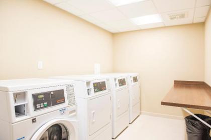 Candlewood Suites Fargo South-Medical Center an IHG Hotel - image 8