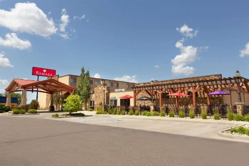 Ramada by Wyndham Fargo - image 2