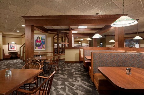 Ramada by Wyndham Fargo - image 20